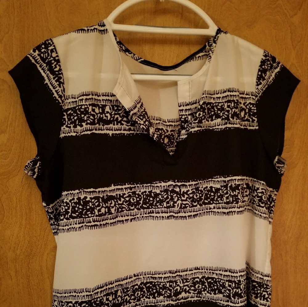 Ivanka Trump shirt size M